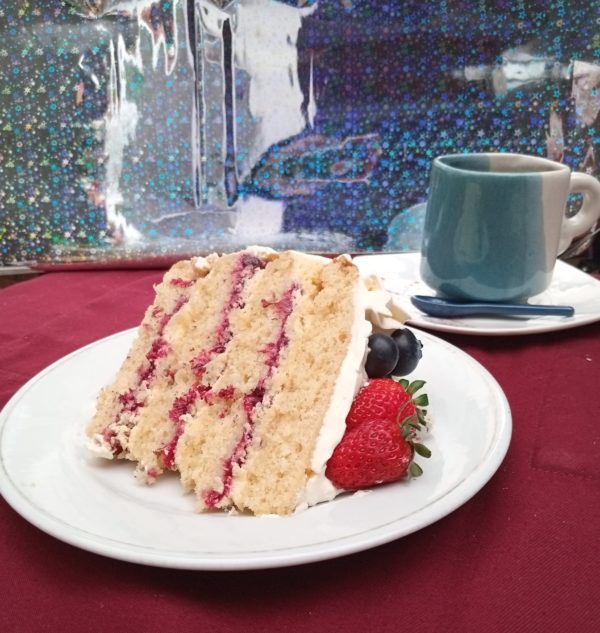 Torta de limón y frutos rojos ( 12 - 20 Porciones  ) - Image 4